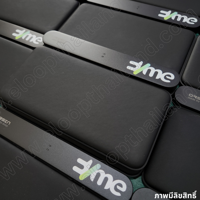 งานสกรีนโลโก้บนแท่นชาร์จ W4 ที่ชาร์จไร้สายของพรีเมี่ยมแจกลูกค้า