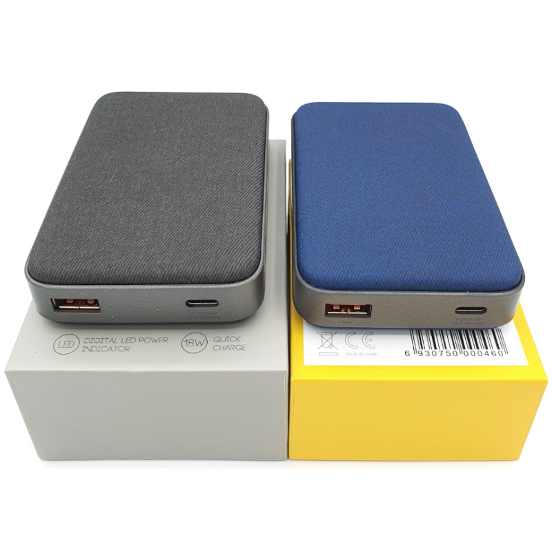 ใหม่! E33 10000 mAh สีดำ / Black แถมซอง & สายชาร์จ ส่งฟรี Kerry Express & EMS!